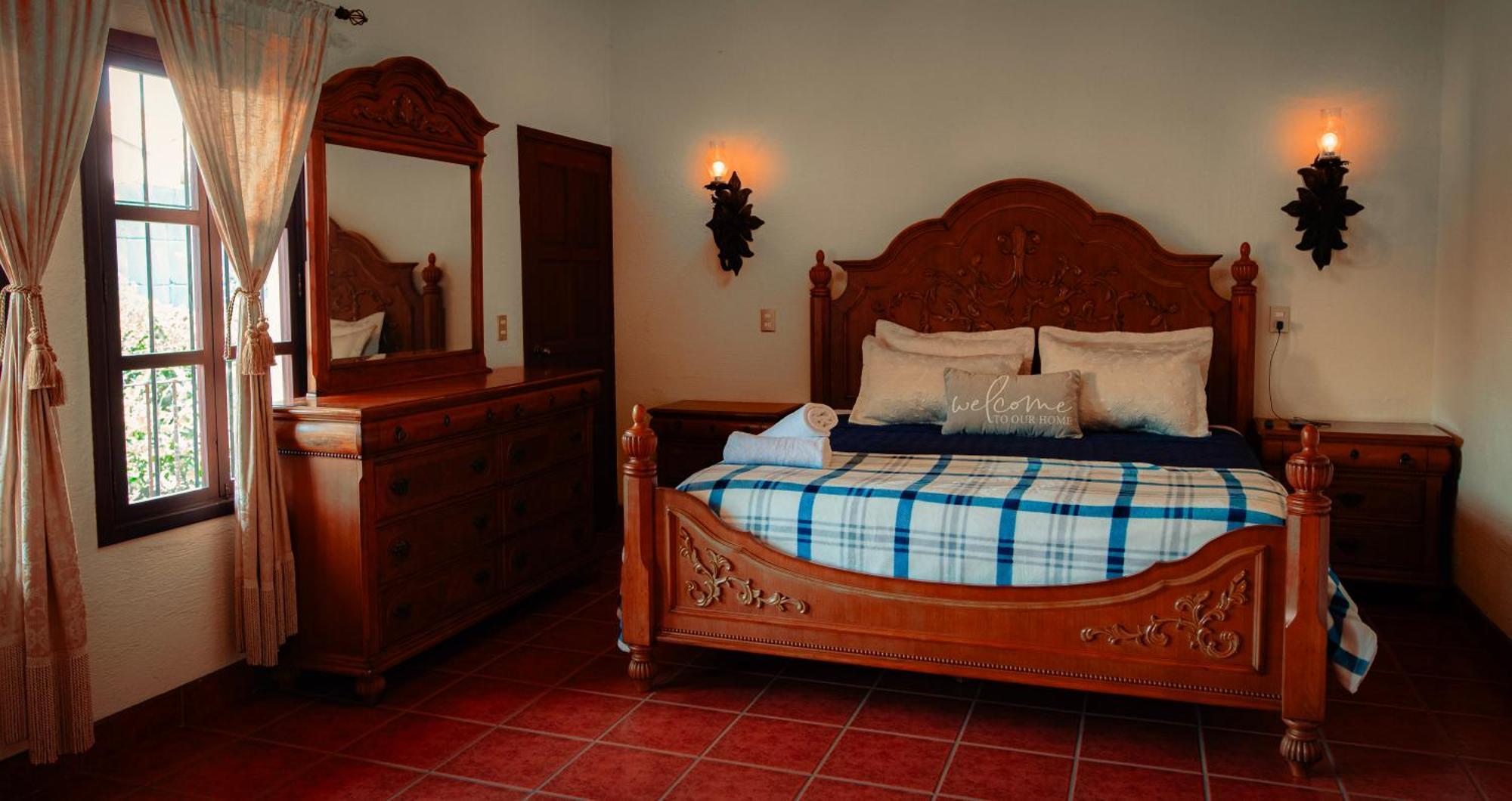 Palacio Del Conquistador San Cristóbal El Bajo Екстериор снимка